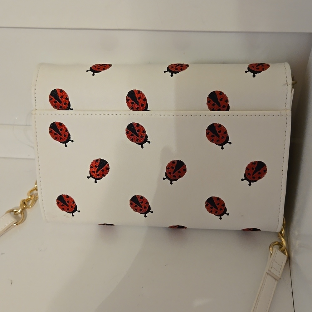 Betsey Johnson White Crossbody with Red Ladybug Print Nwt - Picture 2 of 4